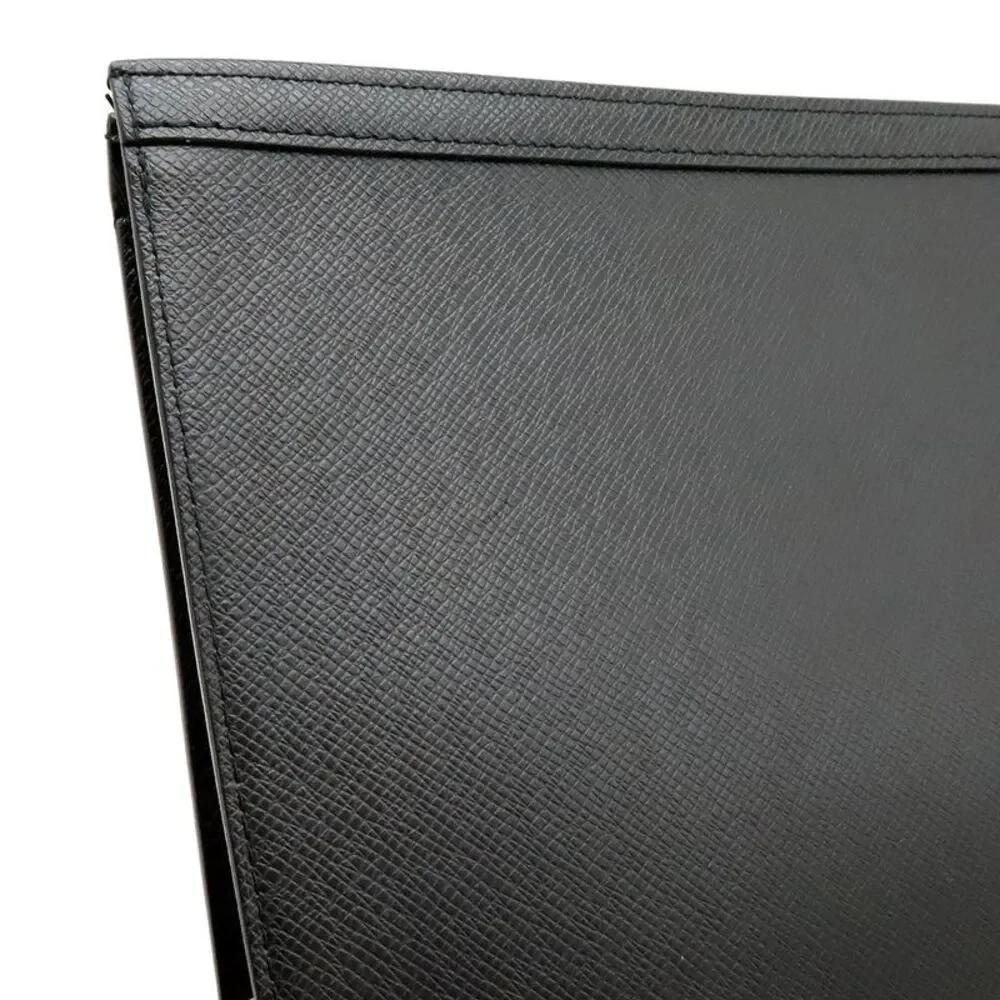 Louis Vuitton Pochette Voyage MM